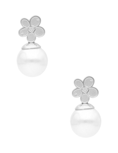 Aretes cortos de flor Nuvi con acabado brillante