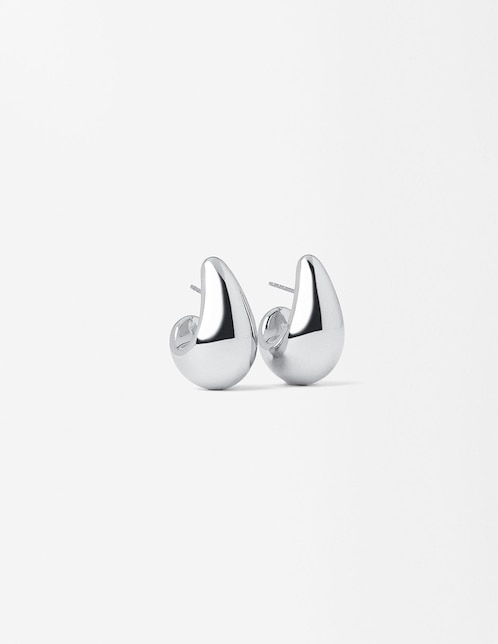 Aretes largos con acabado brillante 1