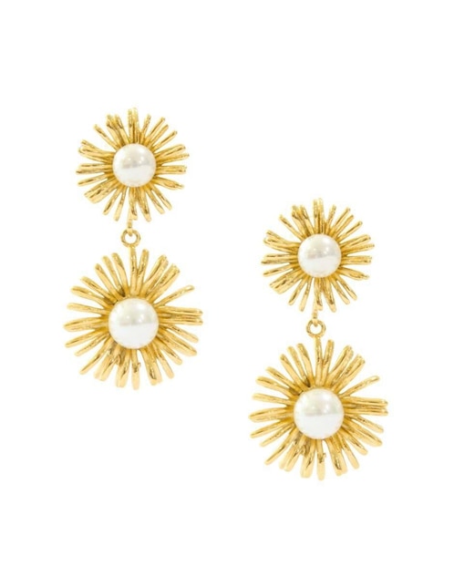Aretes de flor Nuvi con acabado brillante