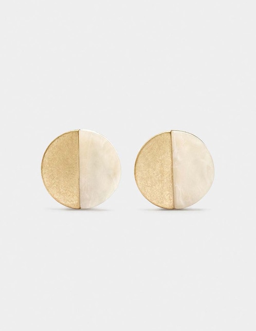 Aretes cortos con acabado mate 1