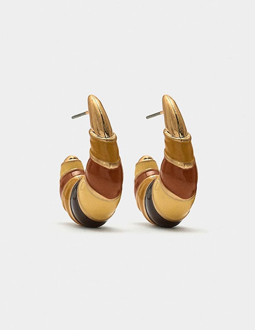 Aretes largos Parfois Amber con acabado esmaltado