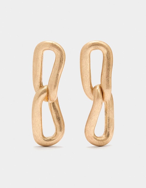 Aretes largos con acabado brillante 1