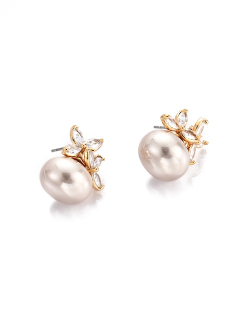Aretes cortos con acabado brillante zirconia 1