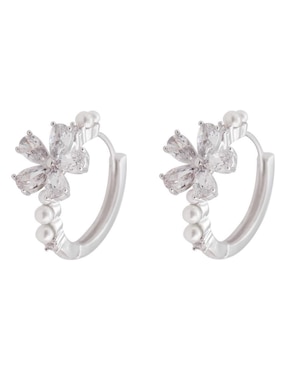 Aretes de flor Unlimited By Ob con acabado baño rodio zirconia
