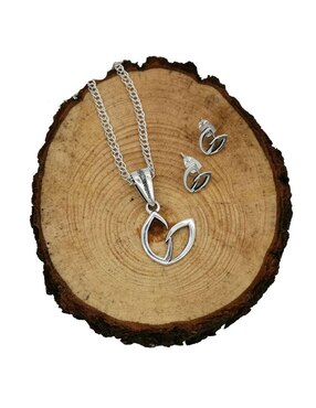 Set de collar y aretes Vadalú Plata P925