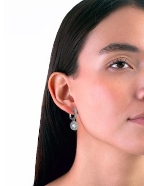 Aretes circulares Unlimited By Ob con acabado baño rodio zirconia