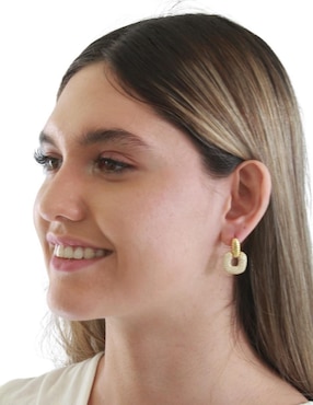 Aretes circulares Nuvi con acabado brillante