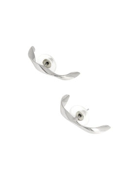 Aretes de media luna Map con acabado martillado