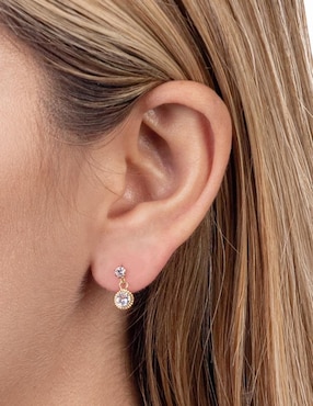 Aretes redondos Lenna de oro con acabado brillante zirconia