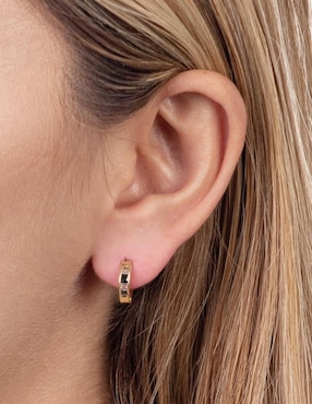 Aretes redondos Lenna de oro 14 K con acabado brillante zirconia