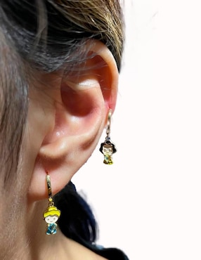 Set de aretes de princesa princesas Nira Disney con acabado pulido zirconia cúbica