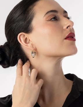 Aretes cortos de búho Unlimited By Ob chapa de oro 18 K zirconia