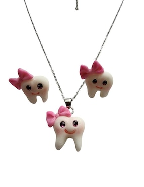 Aretes y collar Limerence by Claudia Herrera Muela dentista