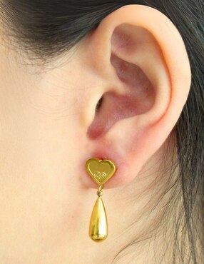 Aretes largos de gota Nuvi con acabado brillante