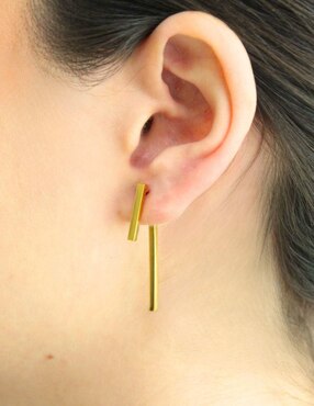 Aretes largos Nuvi con acabado brillante
