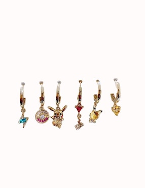 Set de aretes Pikachu Nira con acabado pulido zirconia cúbica
