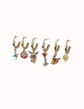 Set de aretes Pikachu Nira con acabado pulido zirconia cúbica