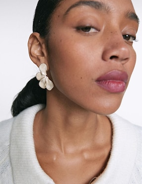 Aretes largos Parfois con acabado brillante