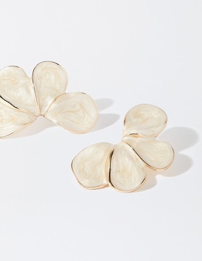 Aretes largos Parfois con acabado brillante