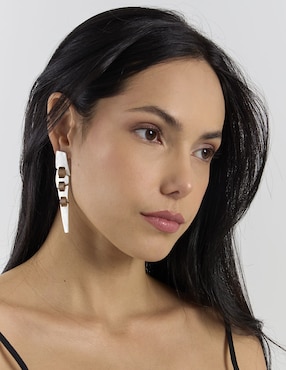 Aretes largos Map con acabado mate