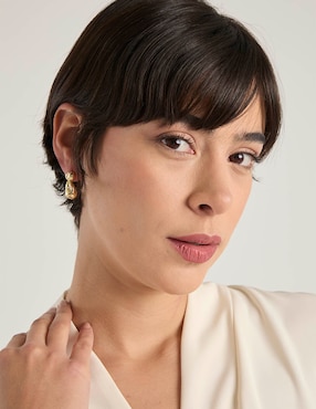 Aretes cortos Map con acabado brillante