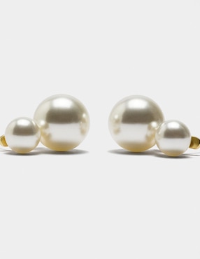 Aretes cortos redondos Parfois Stay Mixed con acabado brillante perla