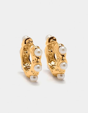 Arracadas Parfois Stay Classy con acabado pavé perla