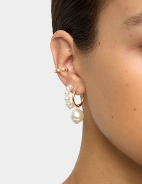 Set de aretes Parfois con acabado brillante perla