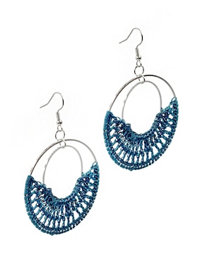 Aretes largos Map con acabado texturizado
