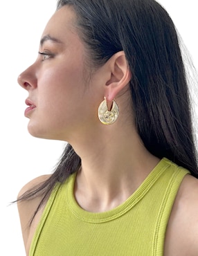 Aretes huggies de caracol Map con acabado brillante