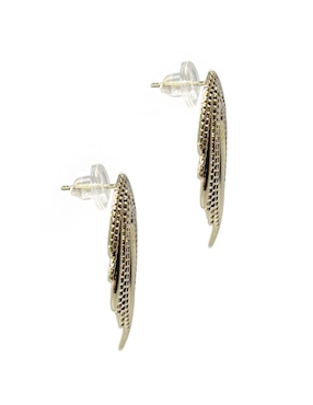 Aretes largos de hoja Map con acabado liso