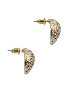 Aretes cortos de concha Map acabado martillado