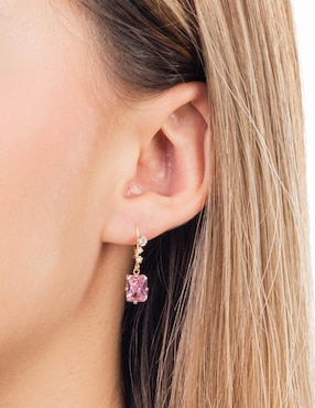 Aretes largos rectangulares Lenna de oro 10 k con acabado brillante zirconia
