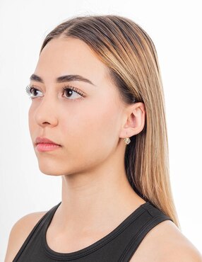 Aretes largos de flor Lenna de oro 10 k con acabado brillante zirconia