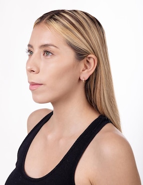 Aretes de aro Lenna de oro 10 K con acabado pulido zirconia