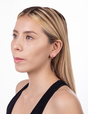 Aretes de aro redondos Lenna de oro 10 K con acabado brillante zirconia