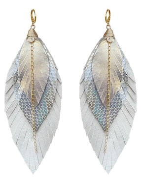 Aretes de pluma Vangania de piel 18 K con acabado baño de oro