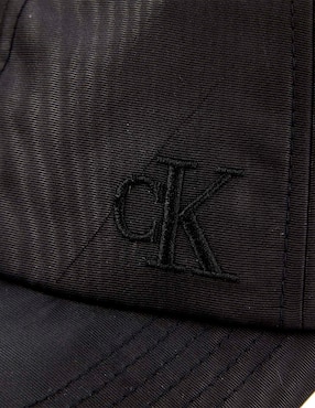 Gorra visera curva hebilla casual Calvin Klein para mujer
