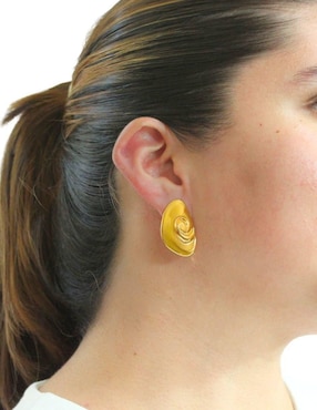 Aretes de óvalo Nuvi con acabado brillante