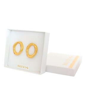 Aretes de óvalo Nuvi con acabado brillante