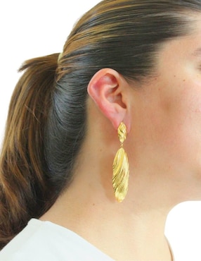 Aretes Nuvi con acabado brillante