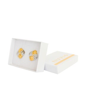 Aretes de rombo Nuvi con acabado brillante