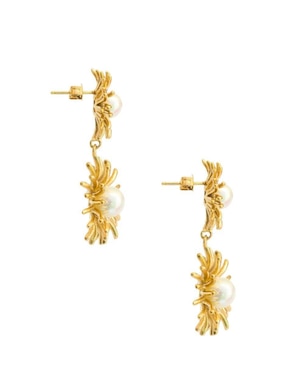 Aretes de flor Nuvi con acabado brillante
