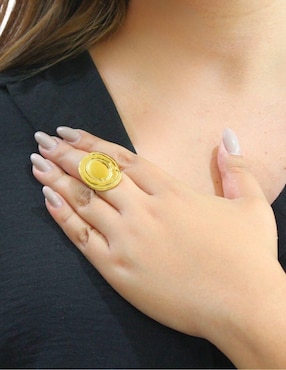 Anillo oval Nuvi brillante