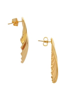 Aretes de concha Nuvi con acabado chapa de oro