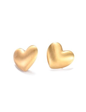 Aretes cortos de corazón Lieb con acabado liso