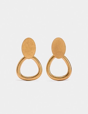 Aretes cortos Parfois con acabado pulido