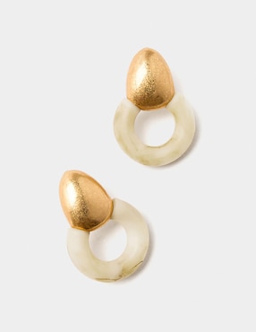 Aretes Parfois Golden Basics Extra con acabado liso perla