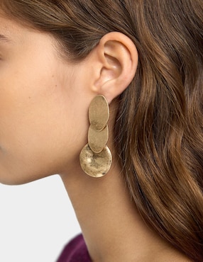 Aretes largos Parfois con acabado brillante