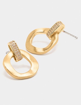 Aretes cortos Parfois con acabado liso